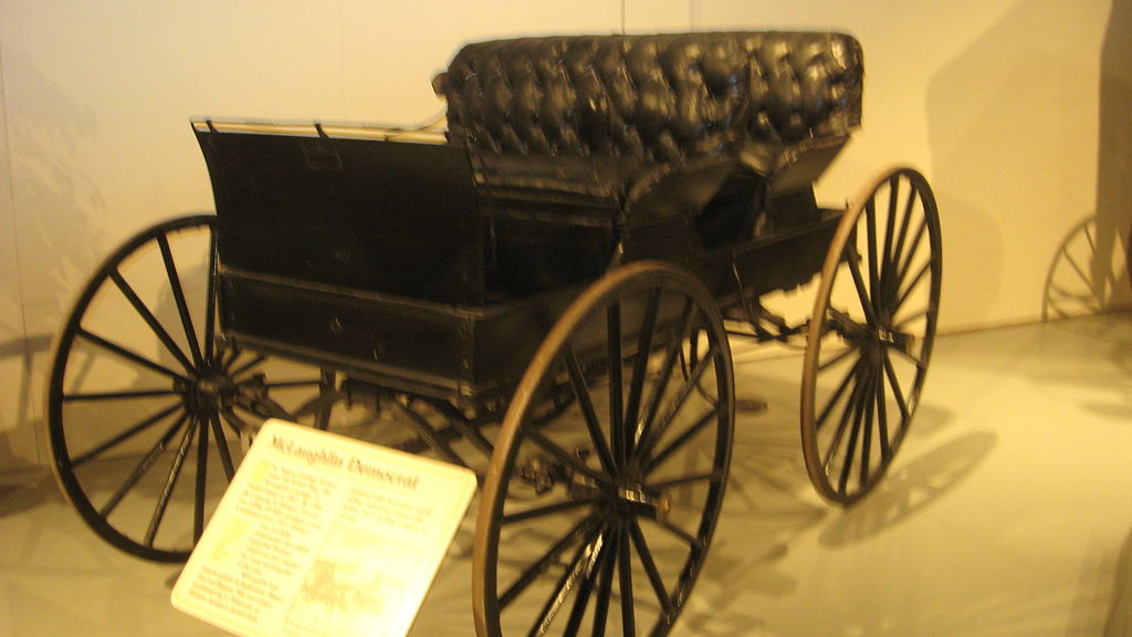 1024px-1910s_McLaughlin_Democrat_wagon